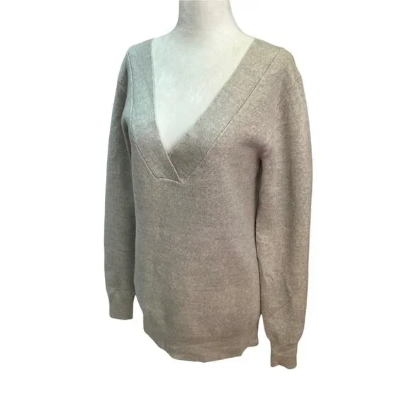 ARITZIA BABATON Deep V-Neck Grey Merino Wool Sweater Size XS - Picture 4 of 10